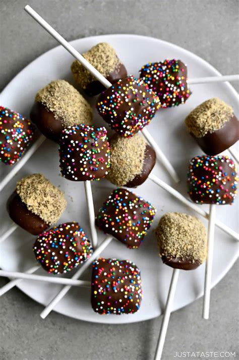 marshmallow sprinkle pops