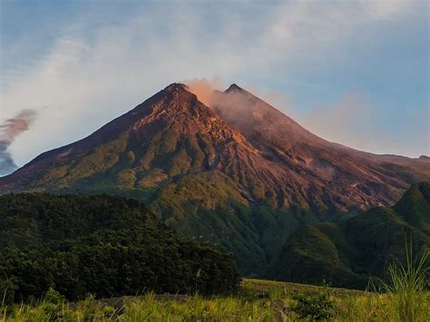 gunung merapi harga tiket  daya tarik oktober