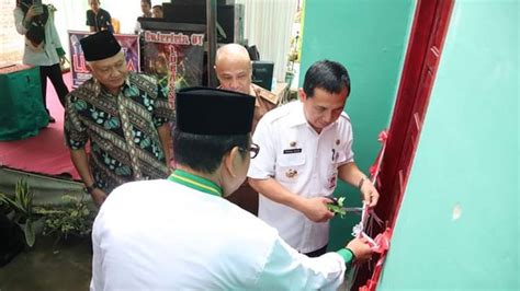 Wali Kota Resmikan Bedah Rumah Dan Penyaluran Zakat Melalui Baznas