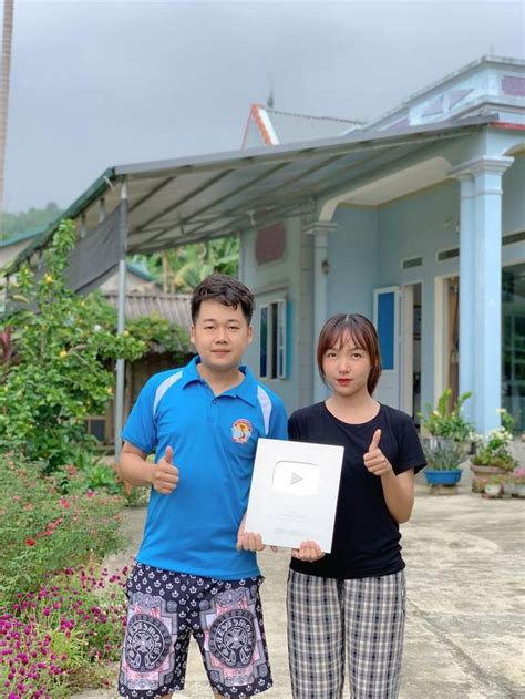 Hot Tiktoker Chu Tiểu Han tung tin nhắn gạ đi tour giá hàng chục