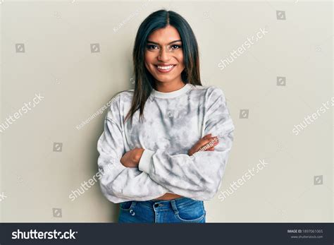 Mujer transgenero latina Más de 2 839 fotos de stock con licencia libres de regalías Shutterstock