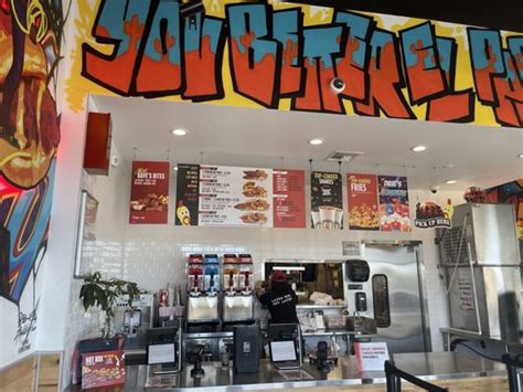 DAVES HOT CHICKEN Updated October Photos Reviews Eastlake Blvd El