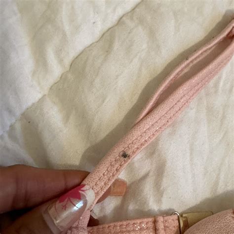 Pink Seashell Bikini Top It Has Black Staining Depop