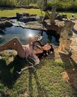 Insta Demi Rose Near Nude In The Outdoors The Rose Garden January Phun Org Forum