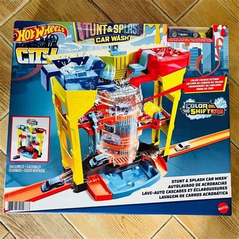 Mattel Toys Hot Wheels Stunt And Splash Car Wash With Color Changing Car New Poshmark