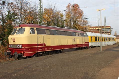 Die 217 001-7 mit einen Messwagen , abgestellt in Mönchengladbach Hbf ...