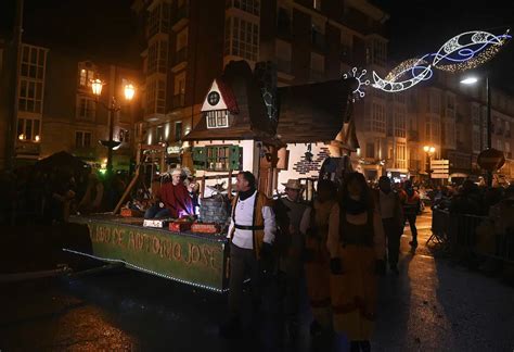 Los Reyes Reparten Ilusi N Por Las Calles De Burgos Burgosconecta