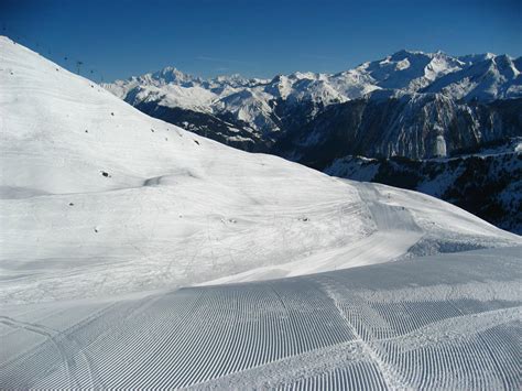 La Tania Ski Blog - Latest news, snow reports, ski information, photo