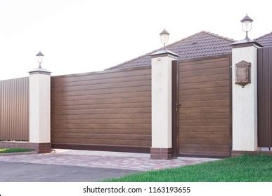 Sliding Gate Design Royalty-Free Images, Stock Photos & Pictures ...