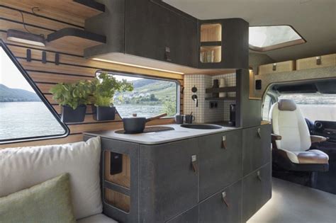 Ce Camping Car Futuriste Int Gre Le Confort D Un Appartement Pour