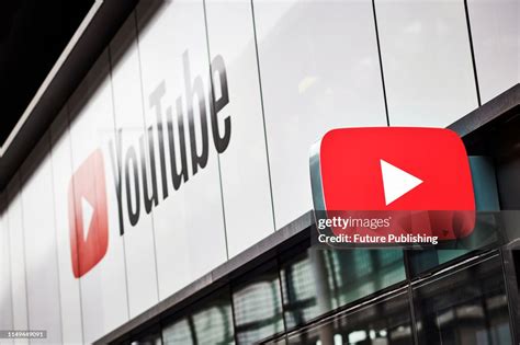 Detail Of The Youtube Logo Outside The Youtube Space Studios In News