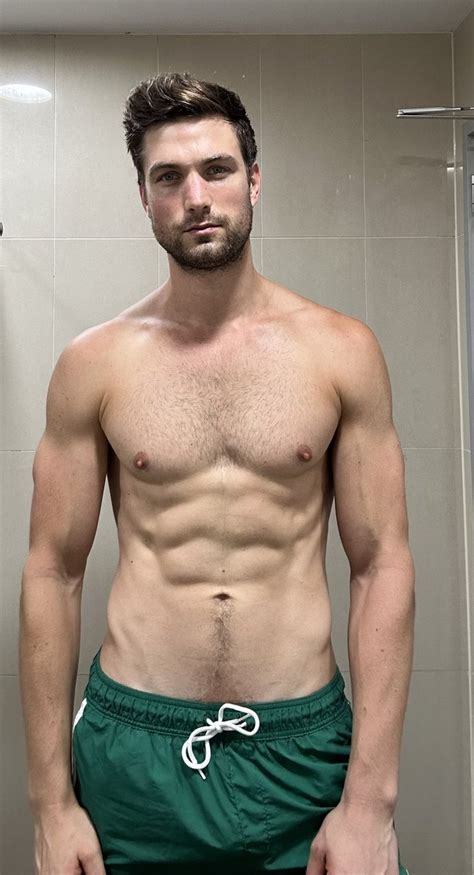 Hot Dudes Good Mood On Twitter Rt Mrpeaksnvalleys Crop T From Aussie Babe Saxondunworth