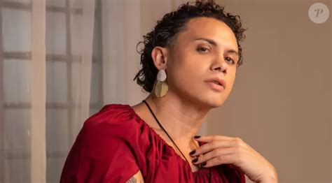 Beijo Gay Drag Queen E Mais Personagens De Garota Do Momento Devem Quebrar O Tabu Em Cenas