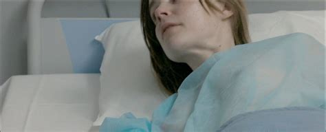 Naked Isabelle Carré in Le refuge