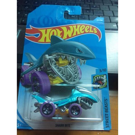 Hot Wheels Shark Bite Series H P Kim C Khu N Xe Trang Tr Qu T Ng Shopee Vi T Nam