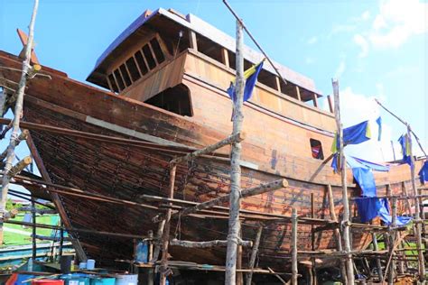 The Craftsmen Behind The Trawlers Sarawak Tribune