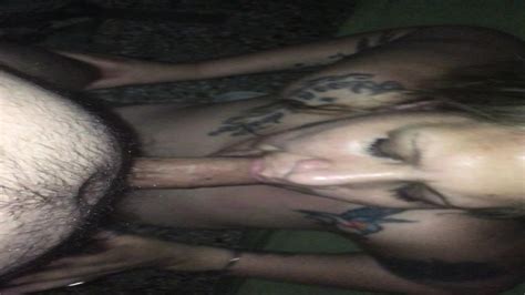 Milf Tatuada Chupa Pijas