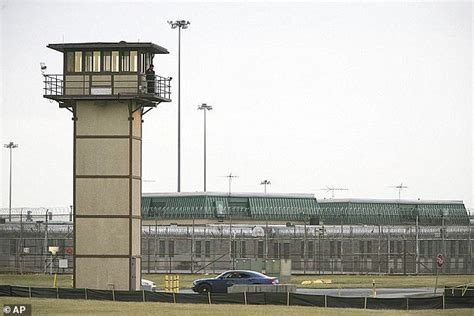 Second Inmate Involved In Delaware Prison Riot That Killed Guard Dies Daily Mail Online