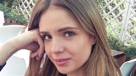 Olga Kaczyńska z Top Model pozuje w bikini na jachcie Od czasów programu nie widzieliśmy jej