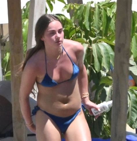 Hot Sexy Laivan Greene Bikini Pics