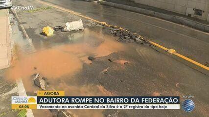 Rompimento De Adutora Danifica Asfalto E Trecho Parcialmente