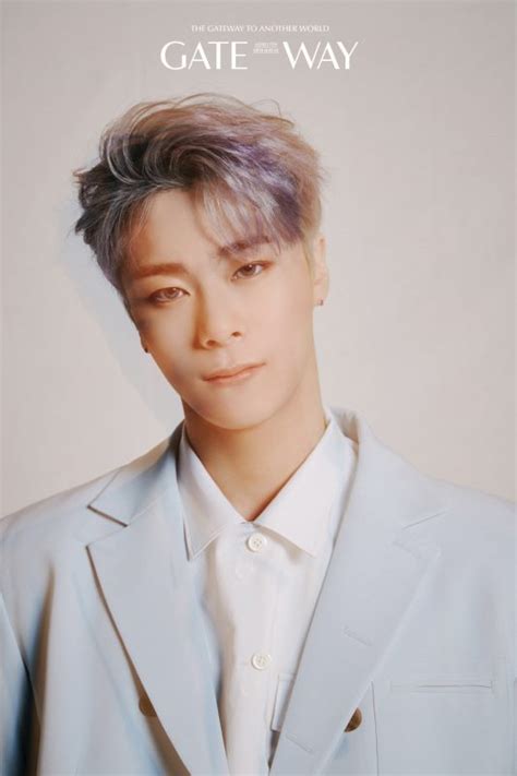 30 nam idol hot nhất hiện nay Cạnh tranh khốc liệt hiếm có giữa BTS EXO và NCT idol kém tiếng