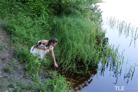 Beautiful Gabby Bella Shaving Her Pussy By The River Photos