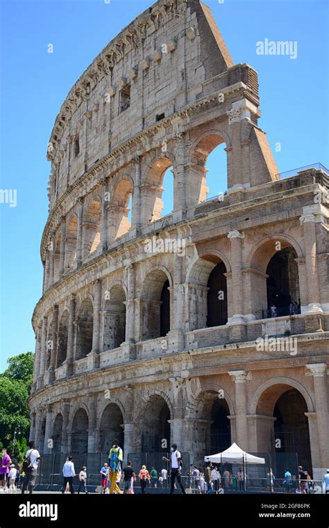 El Coliseo Originalmente Conocido Como Amphitheatrum Flavium O