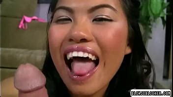 Hot Asian Girl Loves To Give Head XVIDEOS