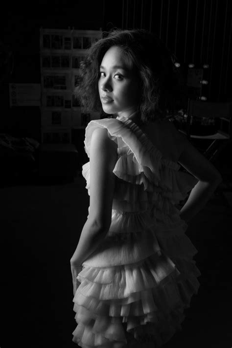 Nude sáng tác nhạc làm MV D hội hoạ Những bước tiến mới của Hoàng Quyên