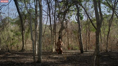 À Tona nude pics page