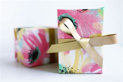 Printable Floral Gift Wrap