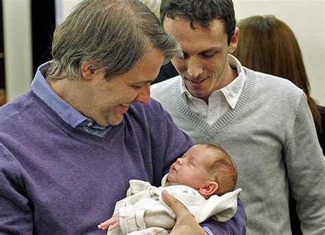 Casal Gay Registra Filho Em Caso In Dito No Mundo