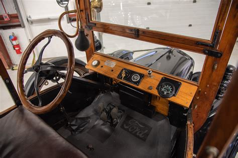 1922 Ford Model T Depot Hack — Audrain Auto Museum