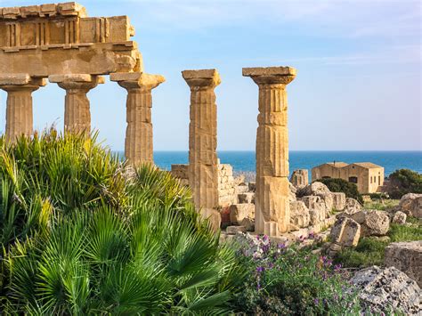 Greek Temples of Sicily: a glorious past between sky and sea