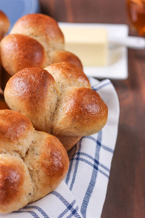 45 Minute Herbed Wheat Cloverleaf Rolls A Kitchen Addiction