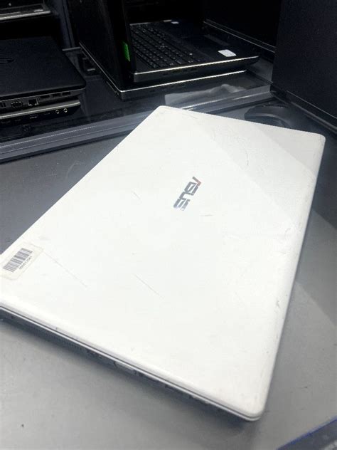 Ноутбук asus Intel 15.6 дюймов: 2 000 грн. - Ноутбуки Запоріжжя на Olx