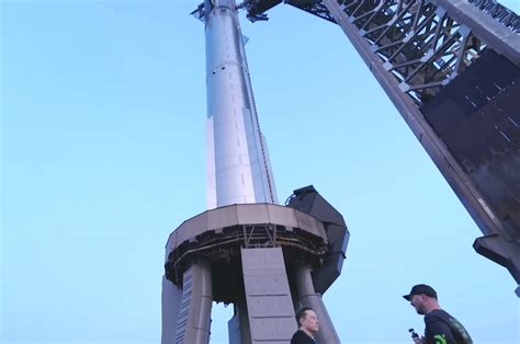 Elon Musk gives close-up tour of SpaceX’s mighty Starship rocket