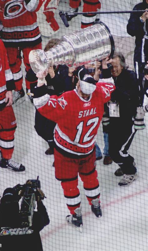 Cup Staal Eric Staal With The Stanley Cup K Tosh Flickr