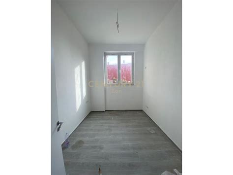 Shitet Apartament 21 Pamje Deti Vila E Zogut Durres Century 21