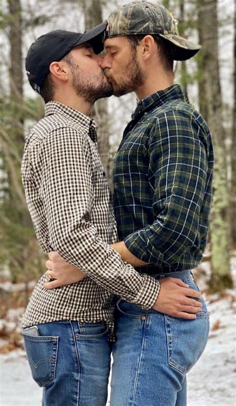 Bold Beautiful Men Men Kissing Cute Gay Couples Beautiful Men