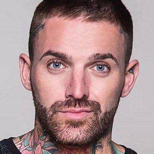 aaron chalmers age bio family famous birthdays
