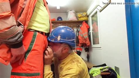 Construction Hut I Get Pissed On Gay Bear Porn XHamster