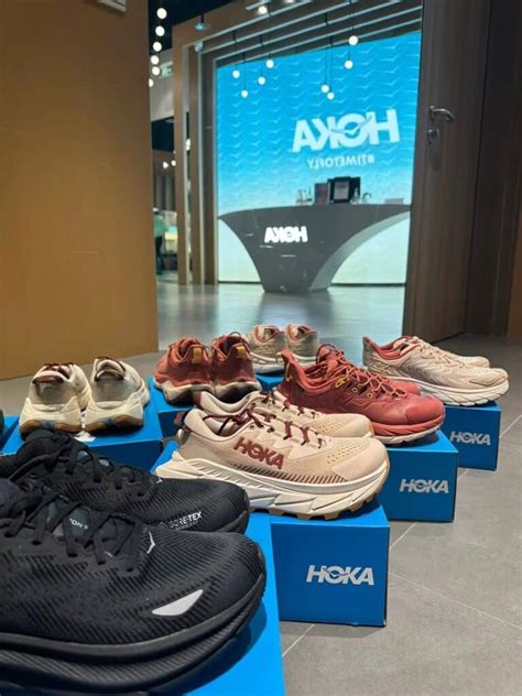 Hoka Vs New Balance: 7 KeY Differences