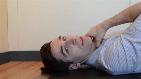 Neck Strengthening Deep Neck Flexor Strengthening Exercise Youtube