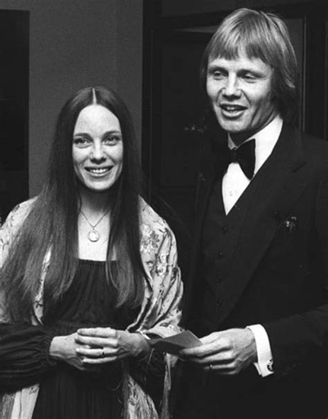 20 Vintage Photographs Of Jon Voight And Marcheline Bertrand Angelina