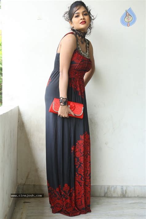 Madhumitha Hot Gallery Photo 39 Of 117