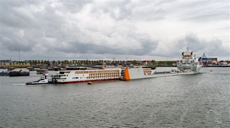 Arrival of river cruise ship A-ROSA in Rotterdam | News