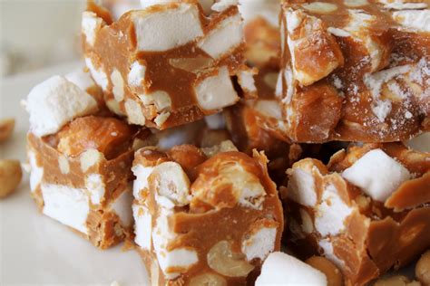 Mimi's Kitchen: Blonde Rocky Road