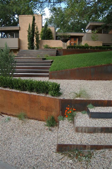 Ideas for Creating Practical and Beautiful Retaining Wall Steps